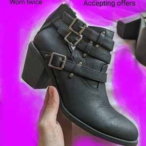 Madden girl "Gossip" ankle boots
